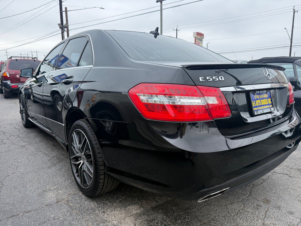 2011 Mercedes-Benz E-Class Image 2