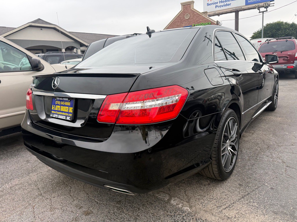 2011 Mercedes-Benz E-Class Image 4