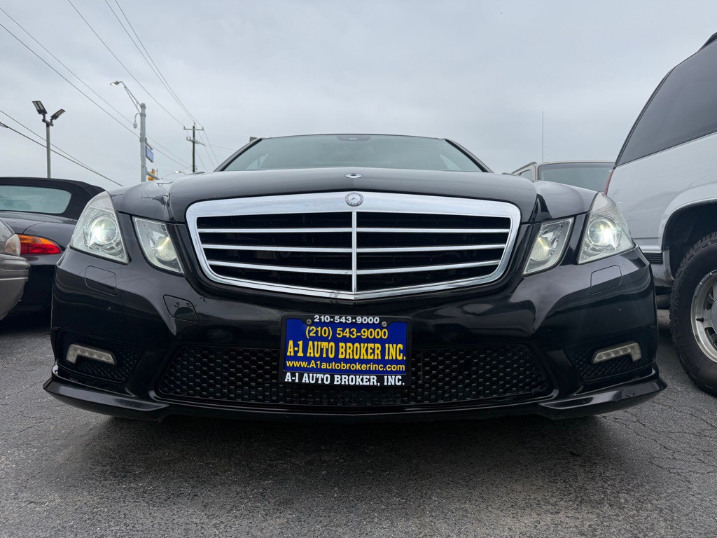 2011 Mercedes-Benz E-Class Image 6