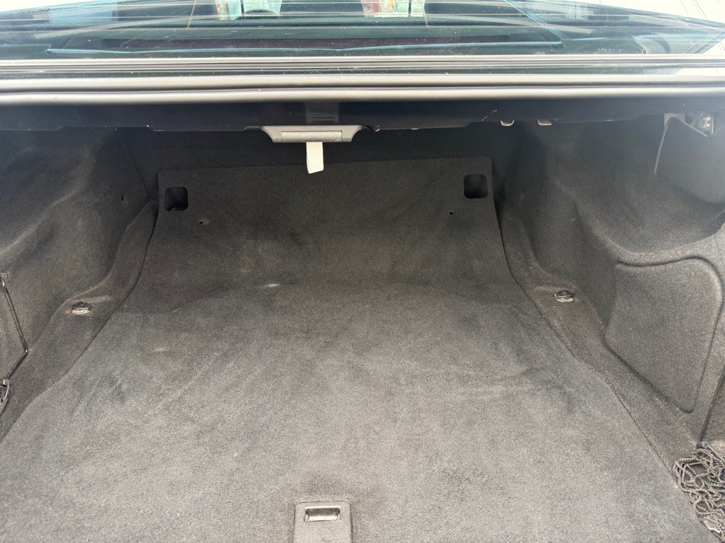 2011 Mercedes-Benz E-Class Image 11
