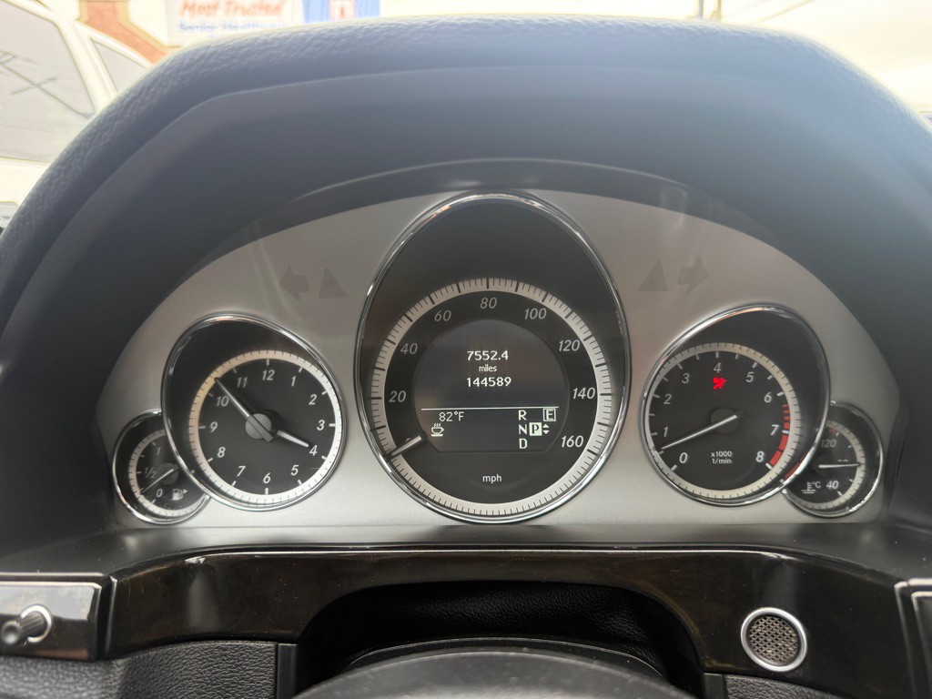 2011 Mercedes-Benz E-Class Image 38