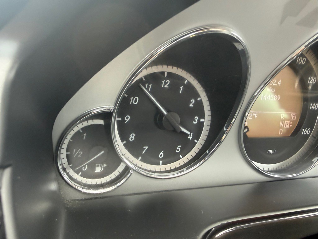 2011 Mercedes-Benz E-Class Image 40