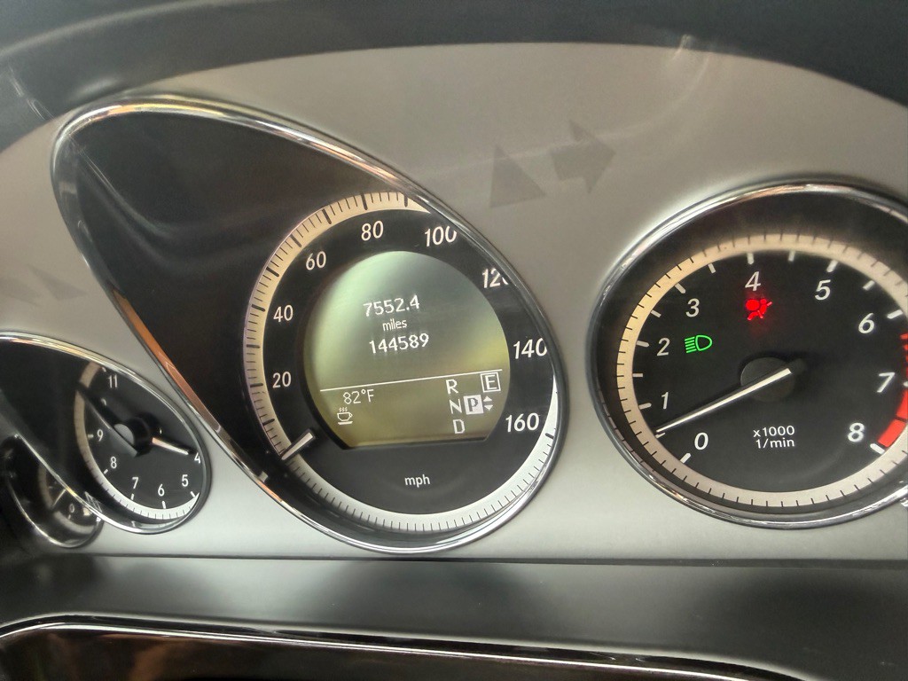 2011 Mercedes-Benz E-Class Image 41