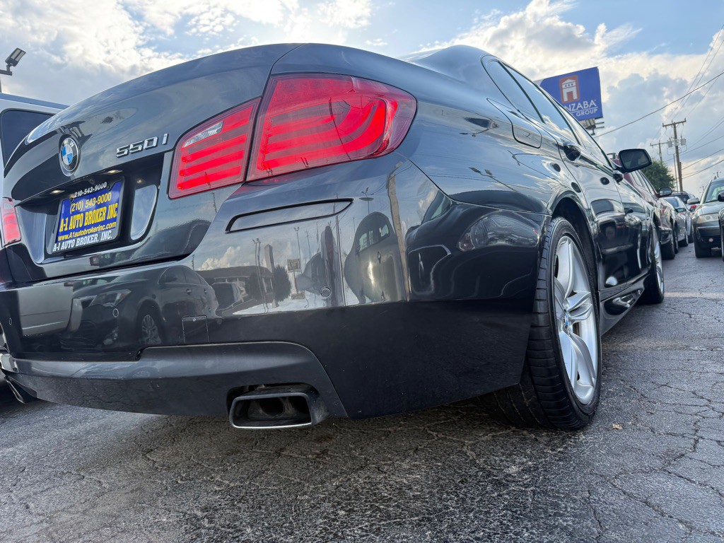 2011 BMW 5 Series Image 4