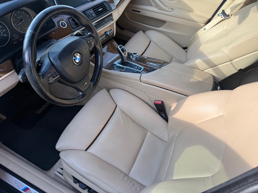 2011 BMW 5 Series Image 7