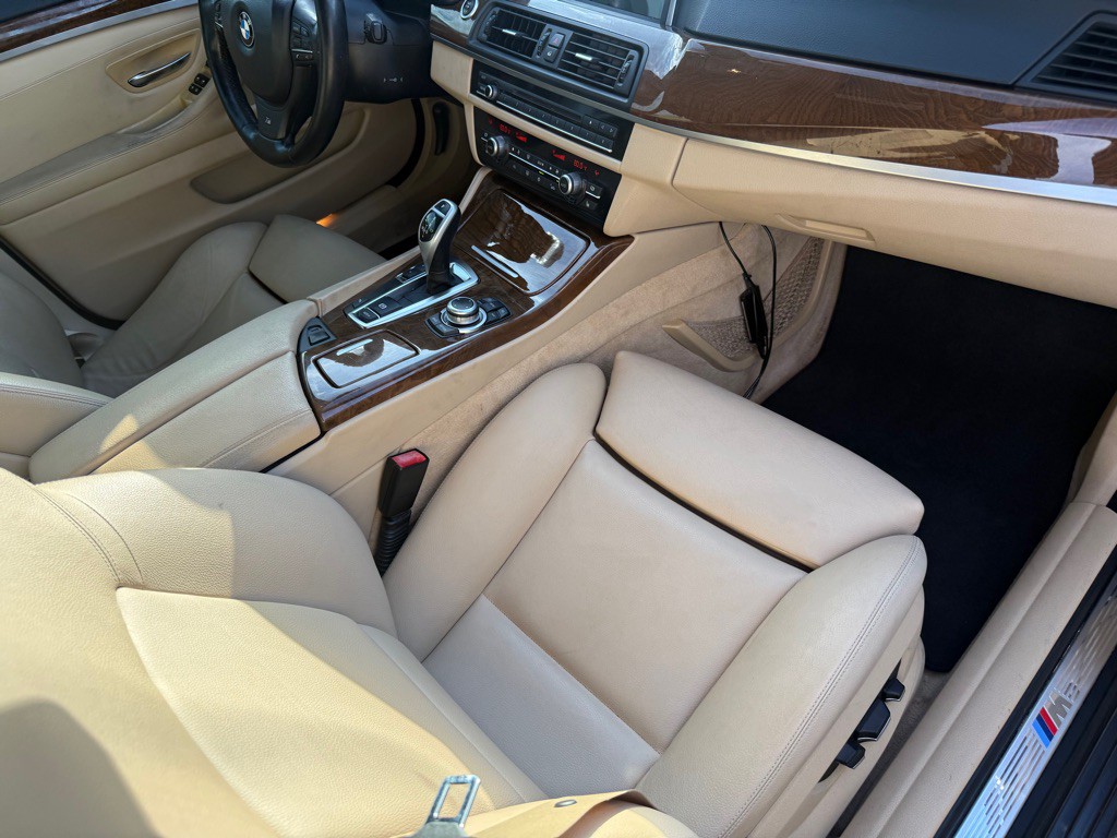 2011 BMW 5 Series Image 18