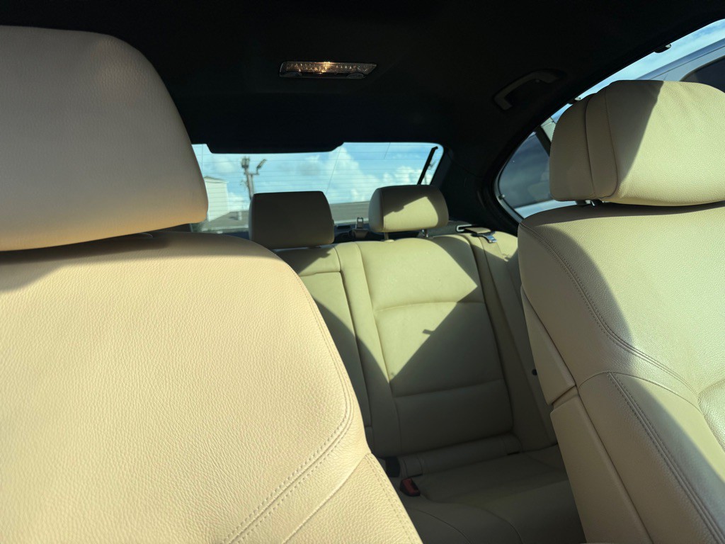 2011 BMW 5 Series Image 20