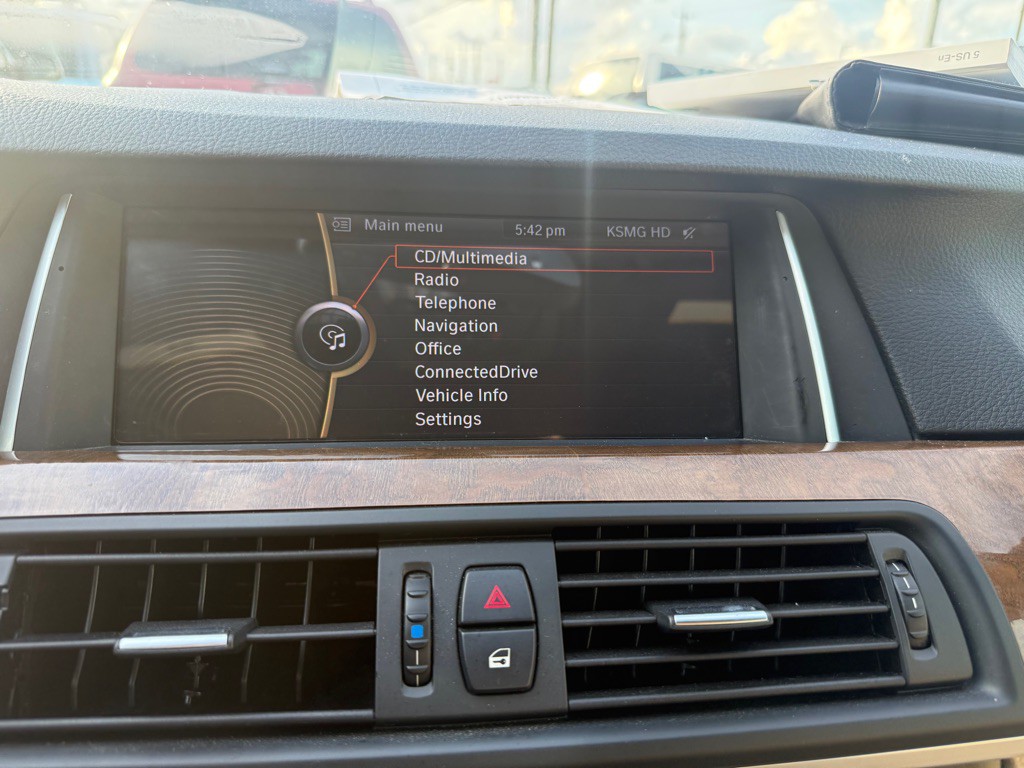 2011 BMW 5 Series Image 28