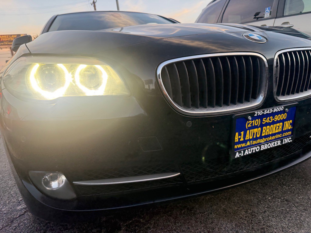 2011 BMW 5 Series Image 57