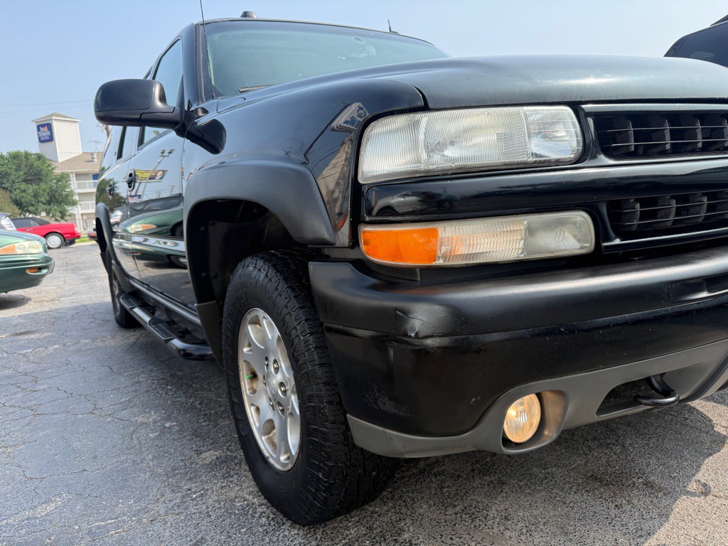 2005 Chevrolet Suburban Image 5