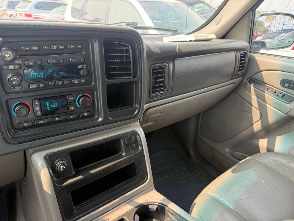 2005 Chevrolet Suburban Image 7