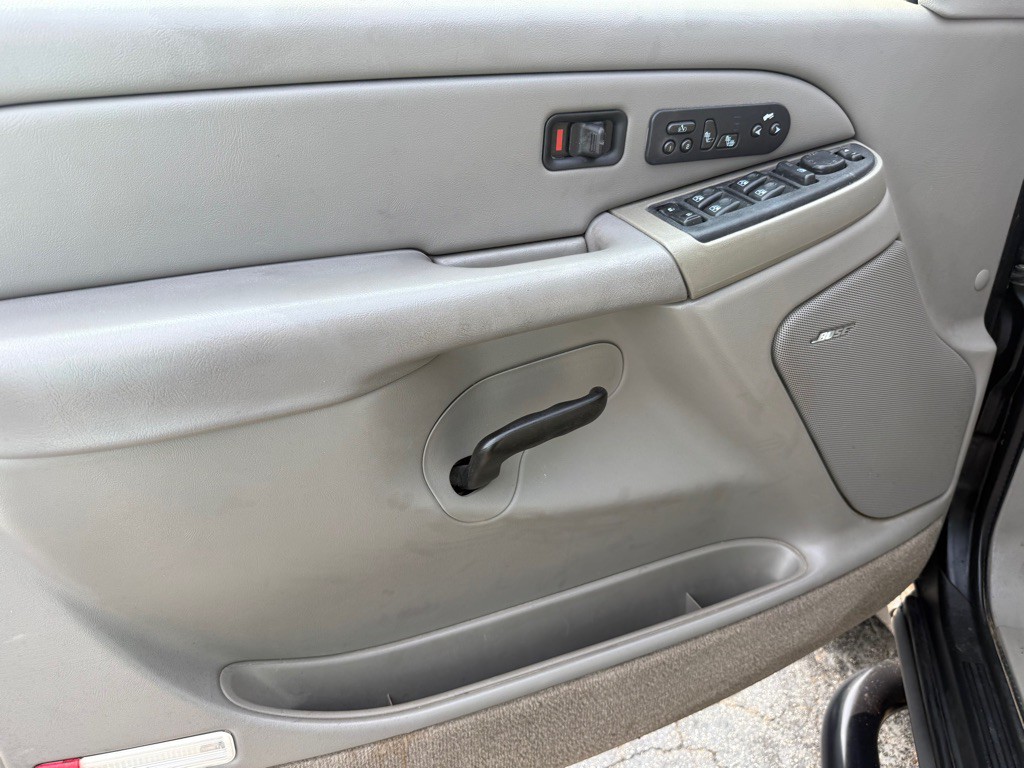 2005 Chevrolet Suburban Image 19