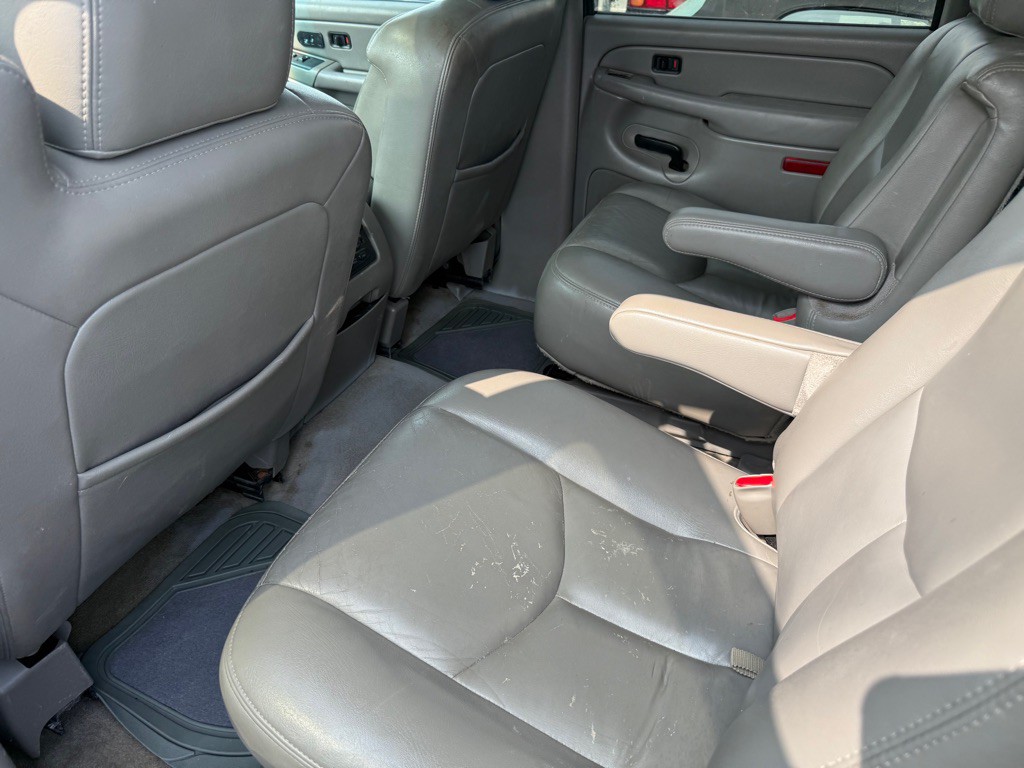 2005 Chevrolet Suburban Image 20