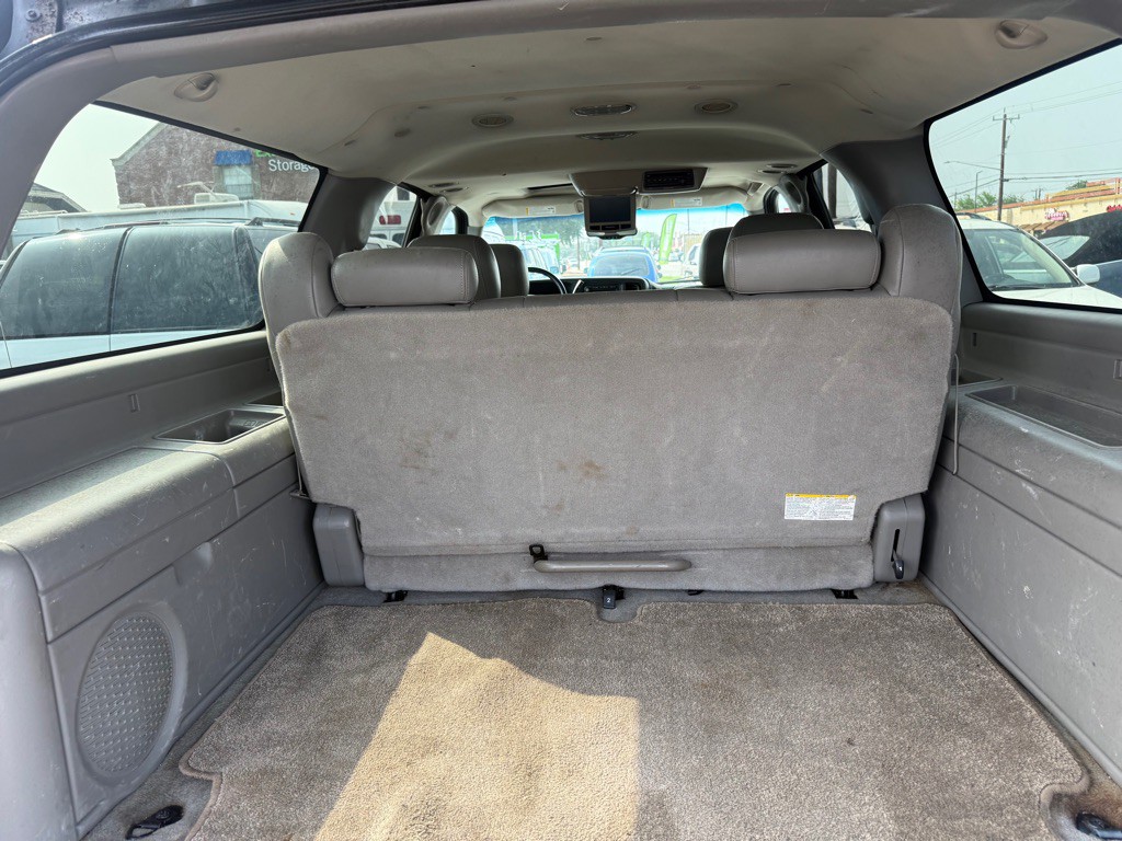 2005 Chevrolet Suburban Image 22