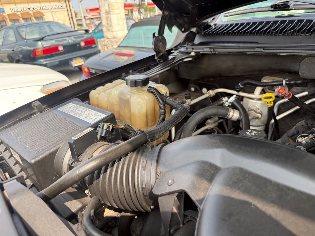 2005 Chevrolet Suburban Image 37