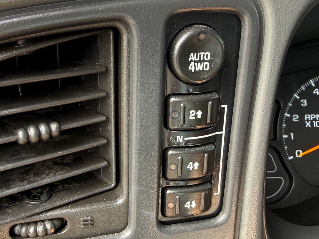 2005 Chevrolet Suburban Image 39