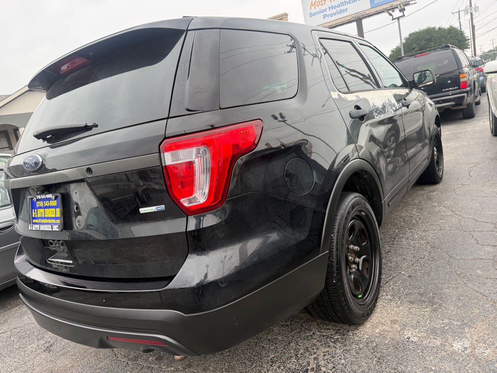 2017 Ford Explorer Image 4