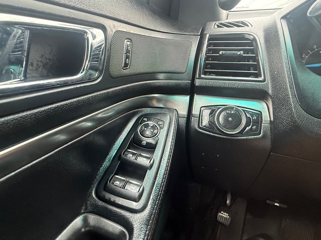 2017 Ford Explorer Image 25