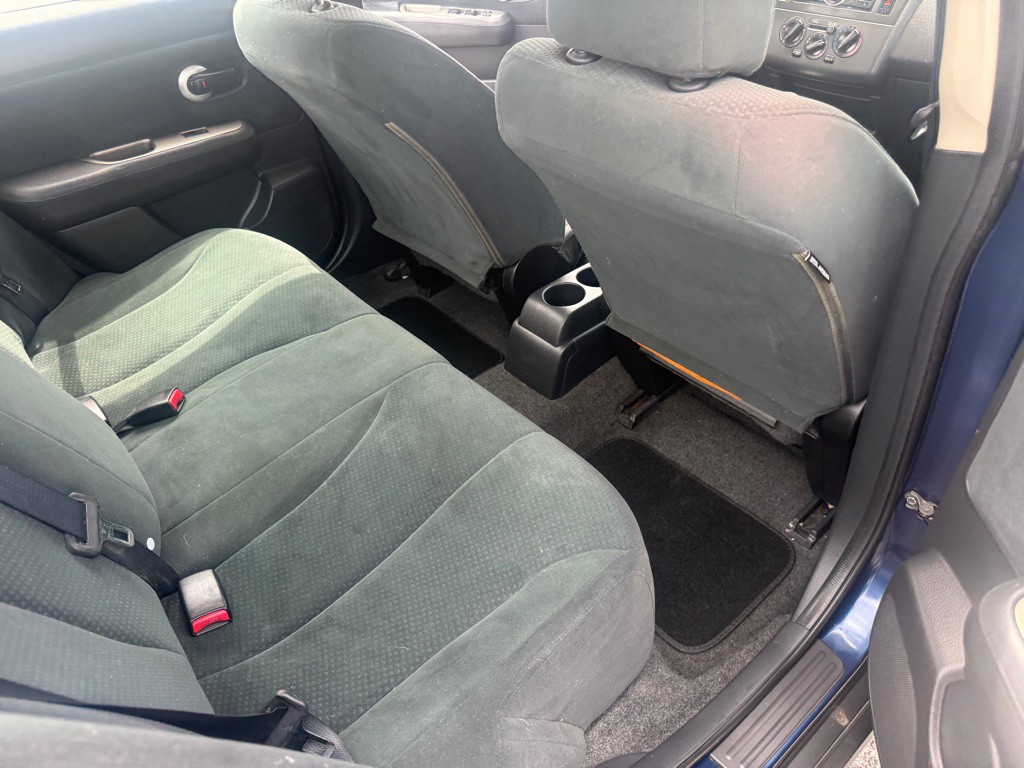 2010 Nissan Versa Image 11