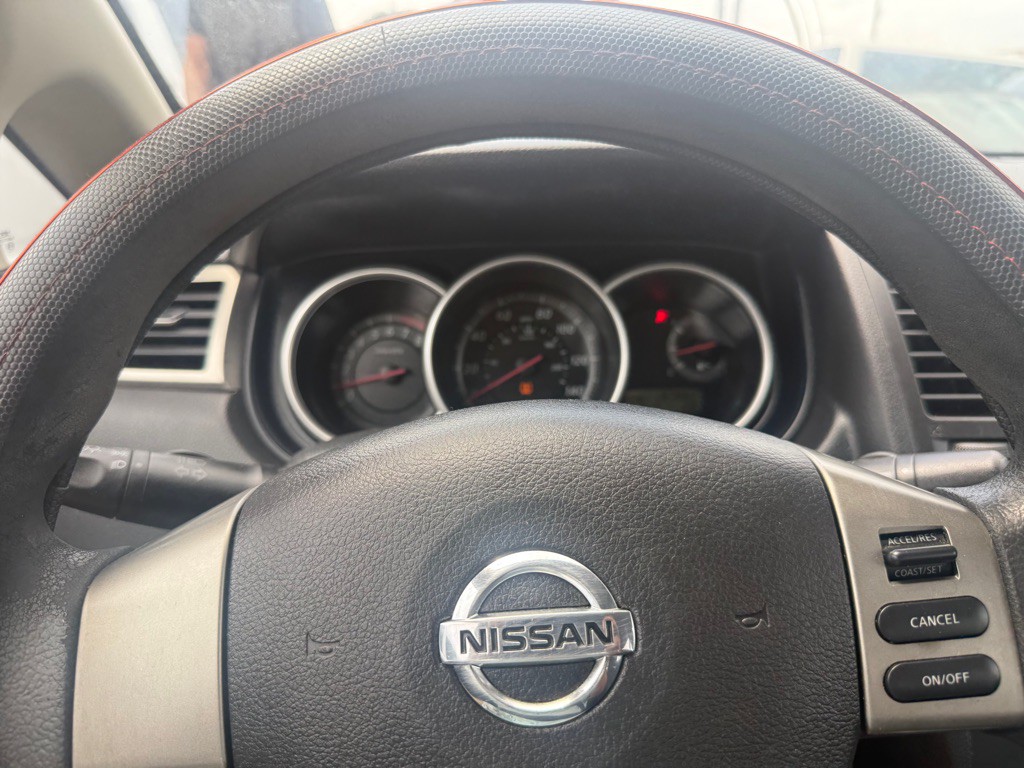 2010 Nissan Versa Image 22