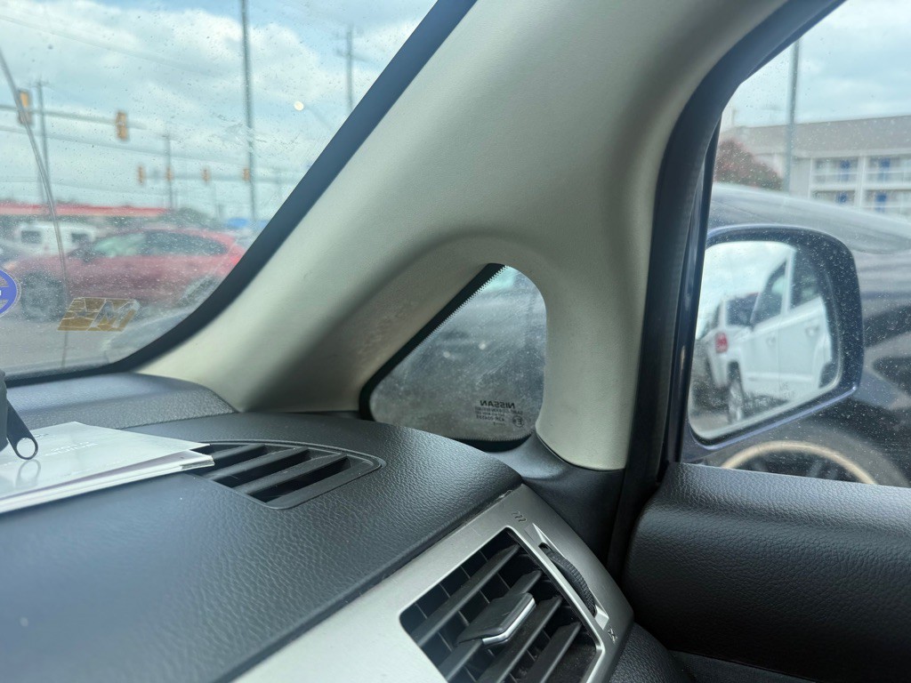 2010 Nissan Versa Image 29