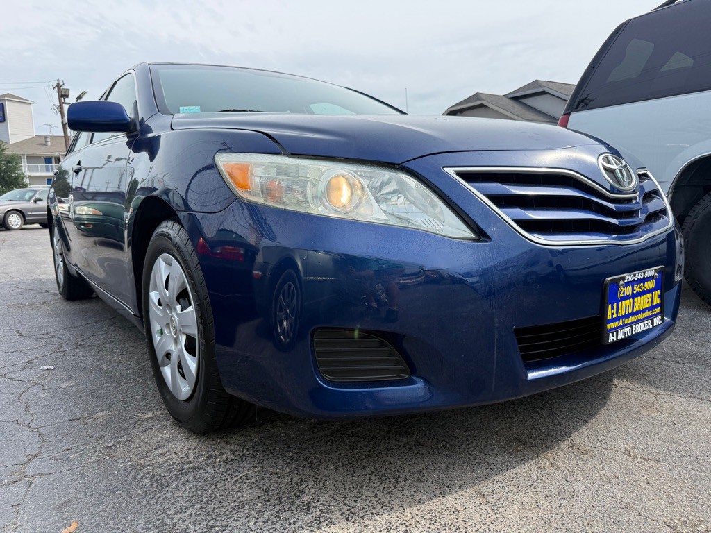 2011 Toyota Camry Image 5