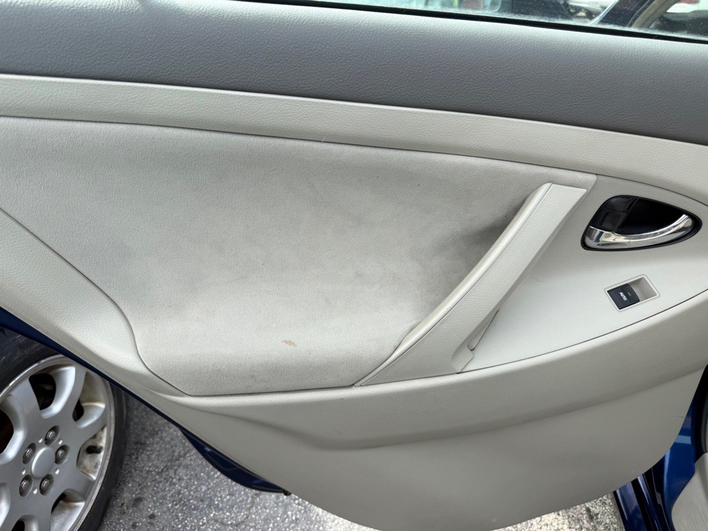 2011 Toyota Camry Image 10