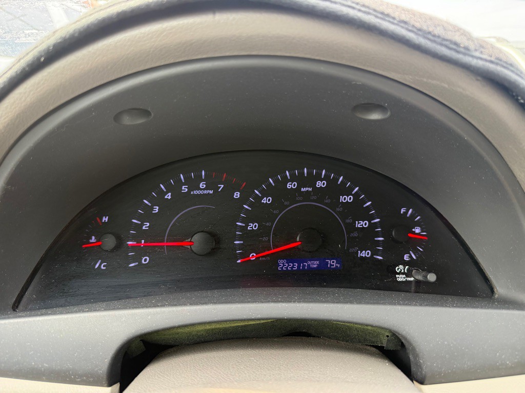 2011 Toyota Camry Image 22