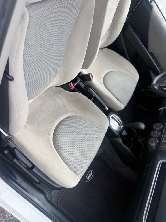 2007 Honda Fit Image 13