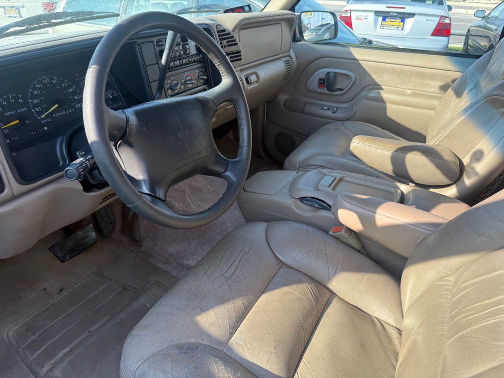 1997 GMC Yukon Image 8