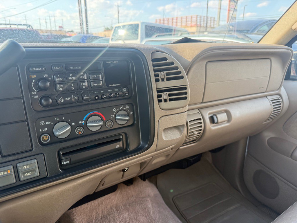1997 GMC Yukon Image 25