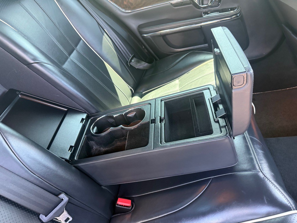 2014 Jaguar XJ Image 15