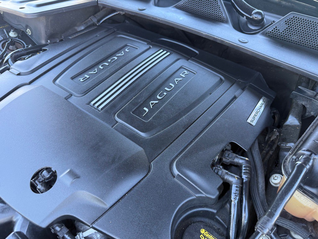 2014 Jaguar XJ Image 45