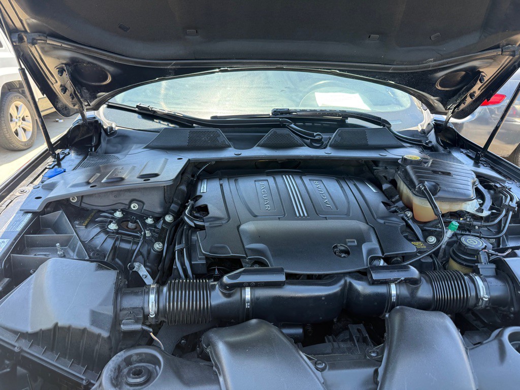 2014 Jaguar XJ Image 46