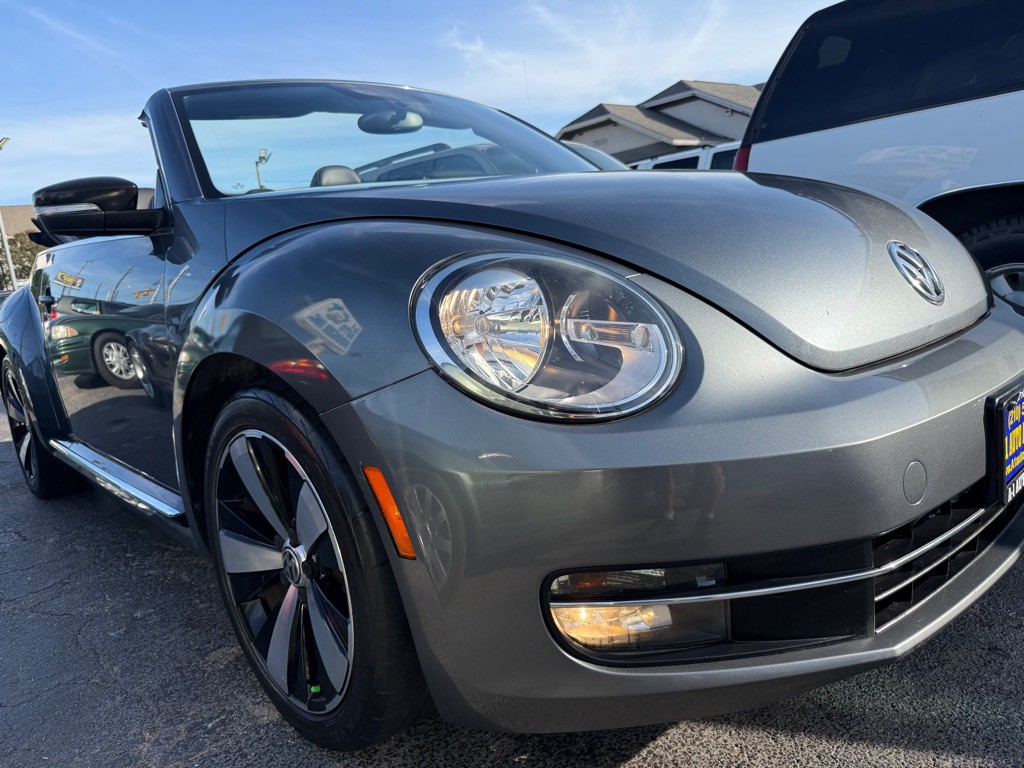 2013 Volkswagen Beetle Image 5