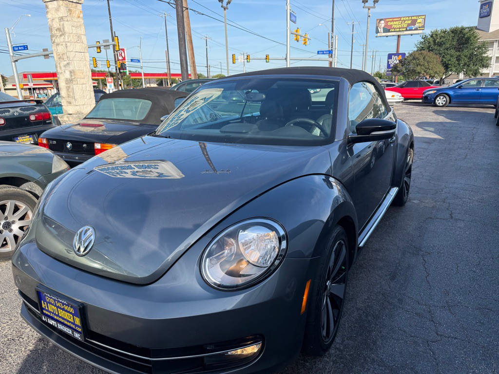2013 Volkswagen Beetle Image 7