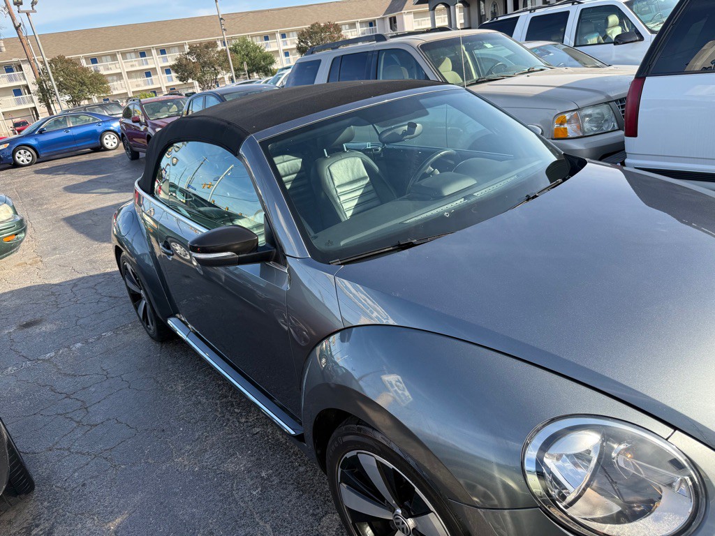2013 Volkswagen Beetle Image 11