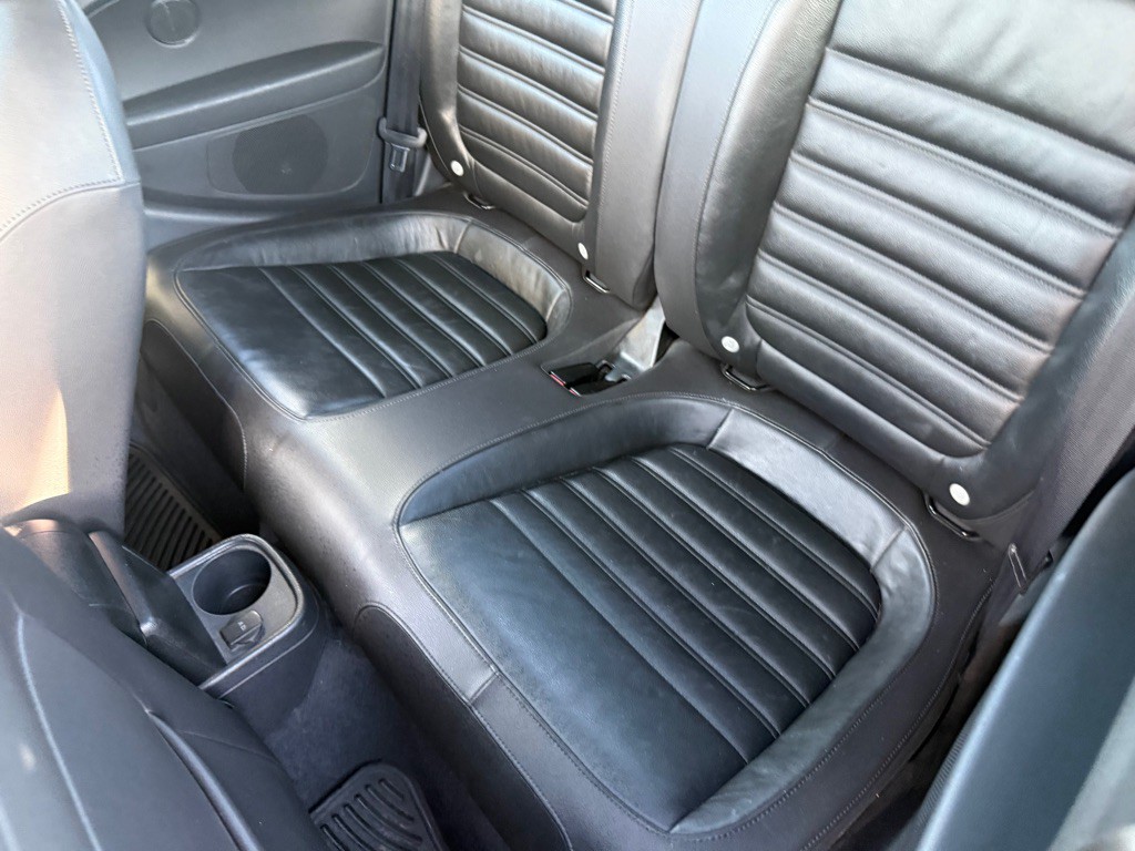 2013 Volkswagen Beetle Image 27