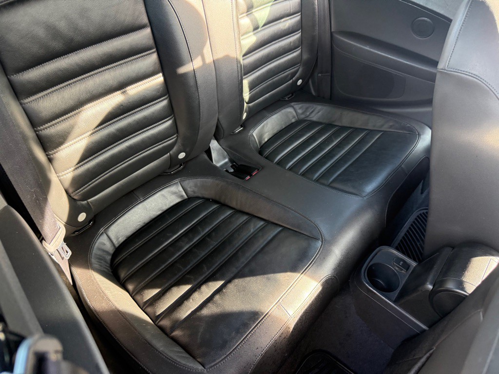 2013 Volkswagen Beetle Image 28