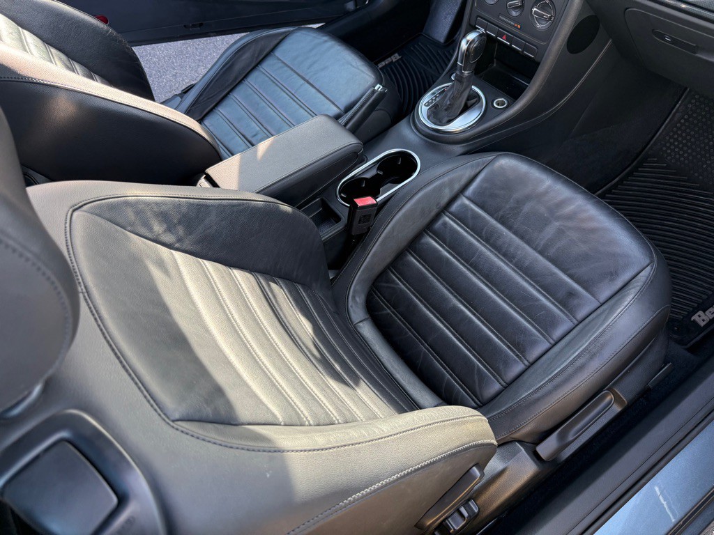 2013 Volkswagen Beetle Image 29