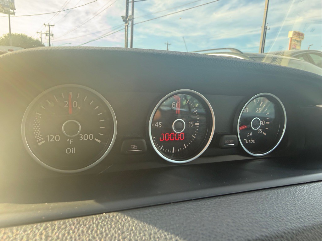 2013 Volkswagen Beetle Image 42