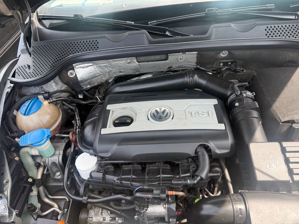 2013 Volkswagen Beetle Image 66