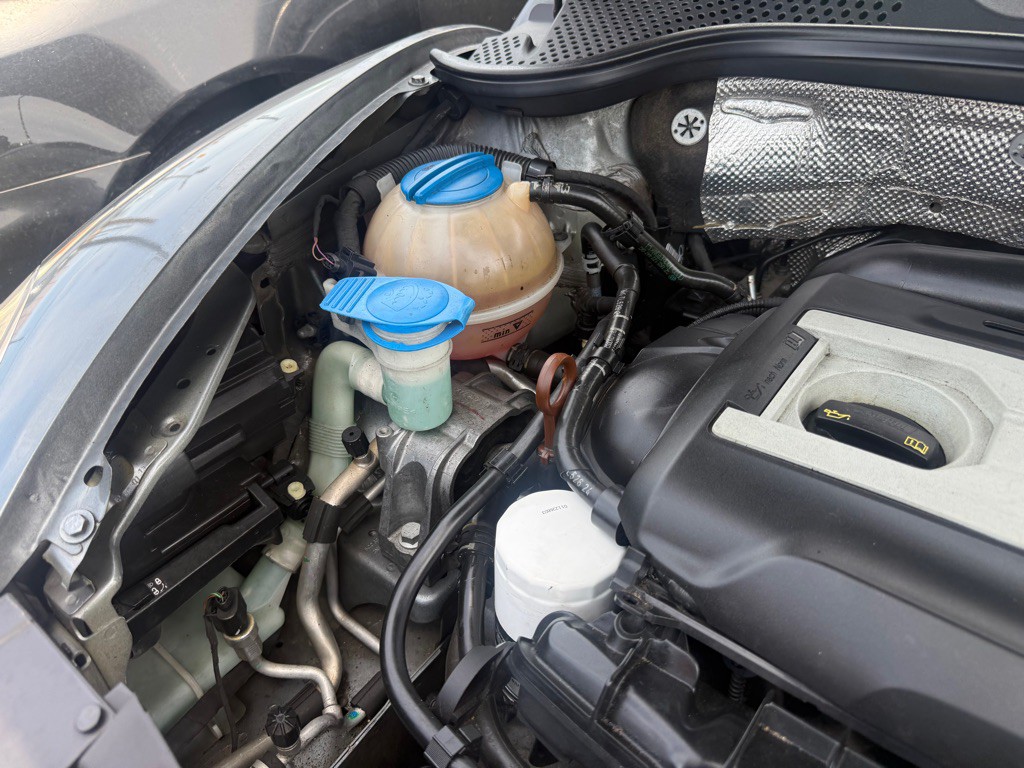 2013 Volkswagen Beetle Image 67