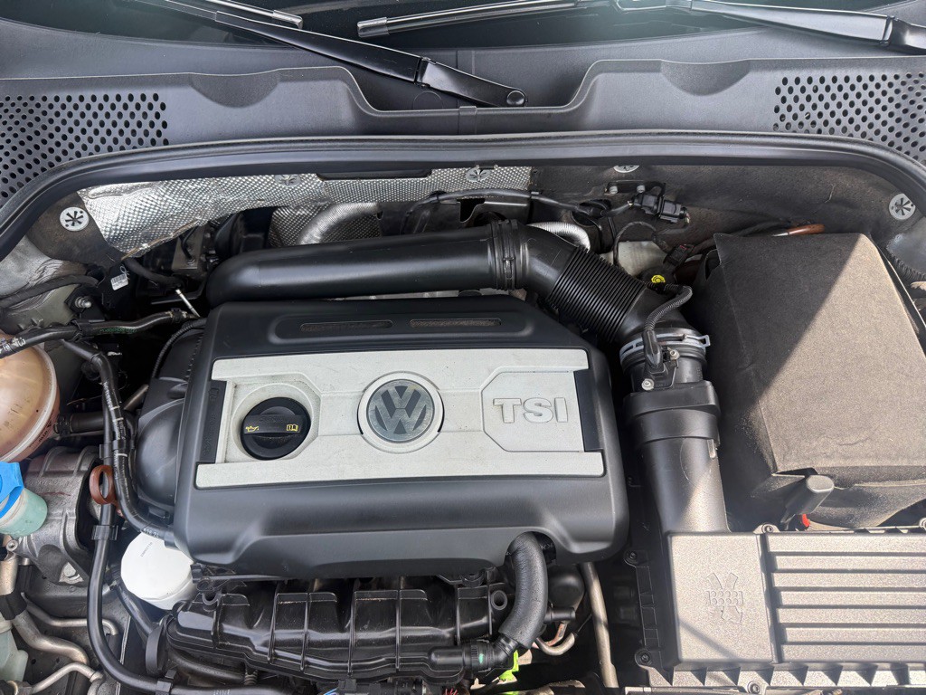 2013 Volkswagen Beetle Image 70