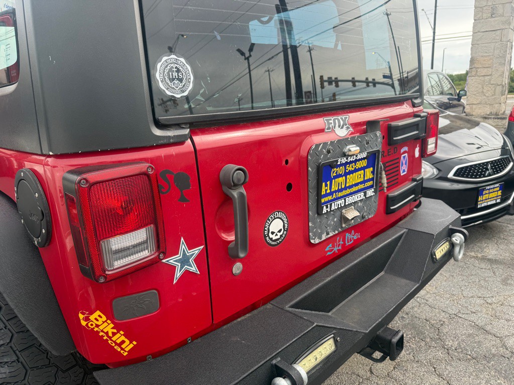 2010 Jeep Wrangler Image 17