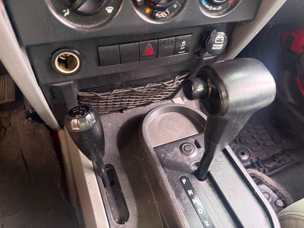 2010 Jeep Wrangler Image 19