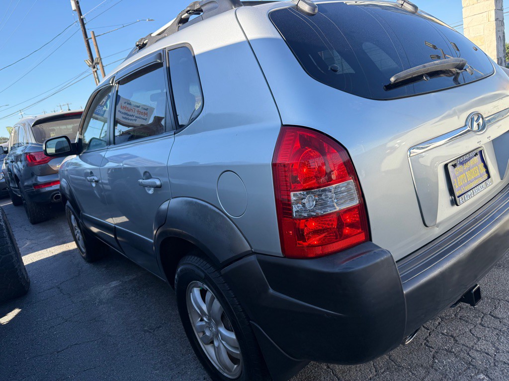 2007 Hyundai Tucson Image 2