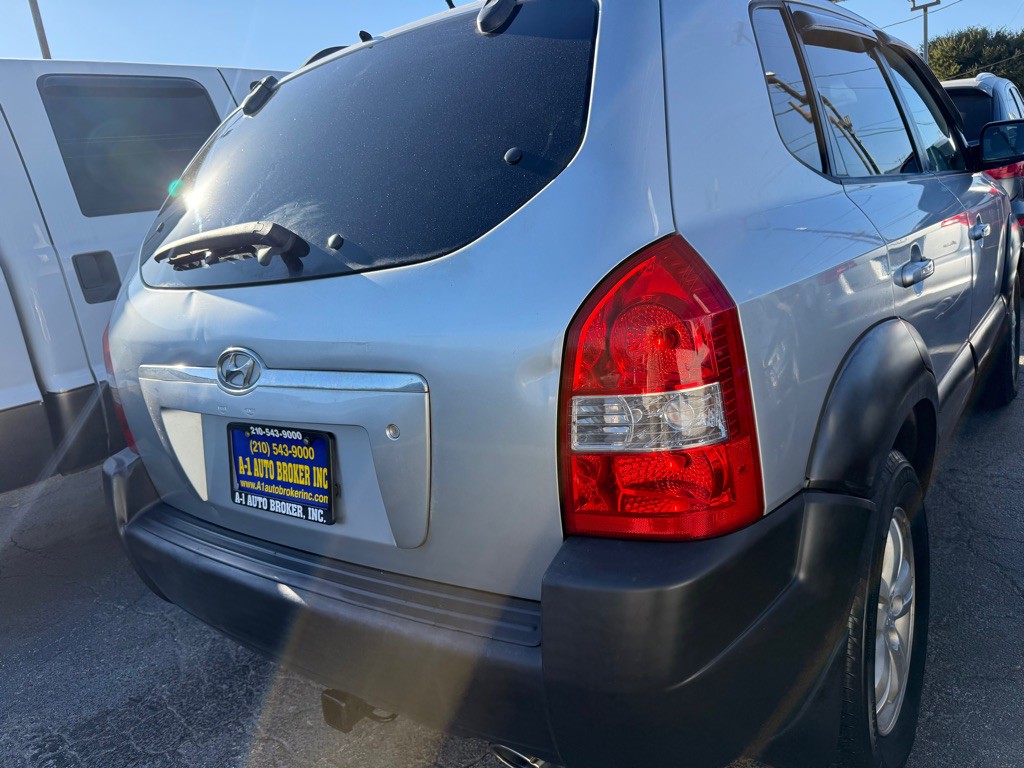 2007 Hyundai Tucson Image 4