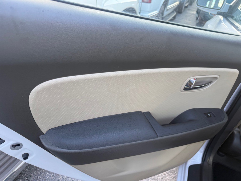2010 Hyundai Elantra Image 10