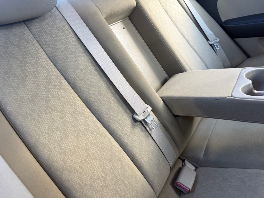 2010 Hyundai Elantra Image 12